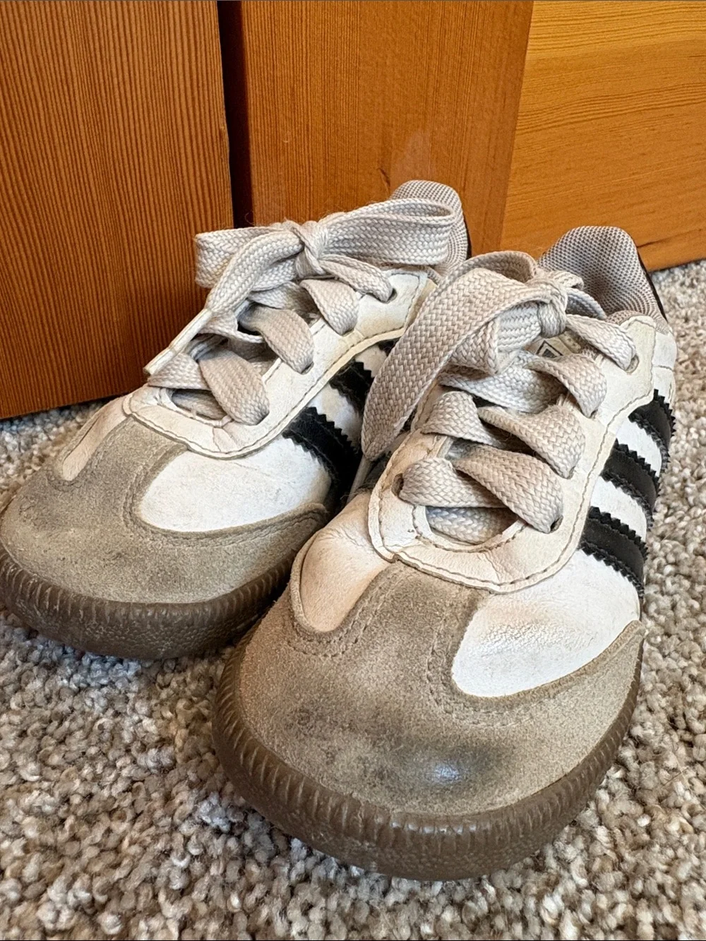 Adidas Kids Samba Sneakers 7k GUC Gender Neutral